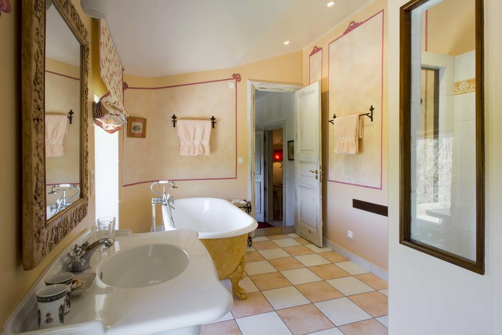 Chateau Talaud Loriol-du-Comtat Quarto foto
